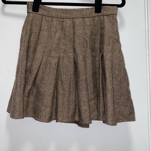 Brown pleated skirt